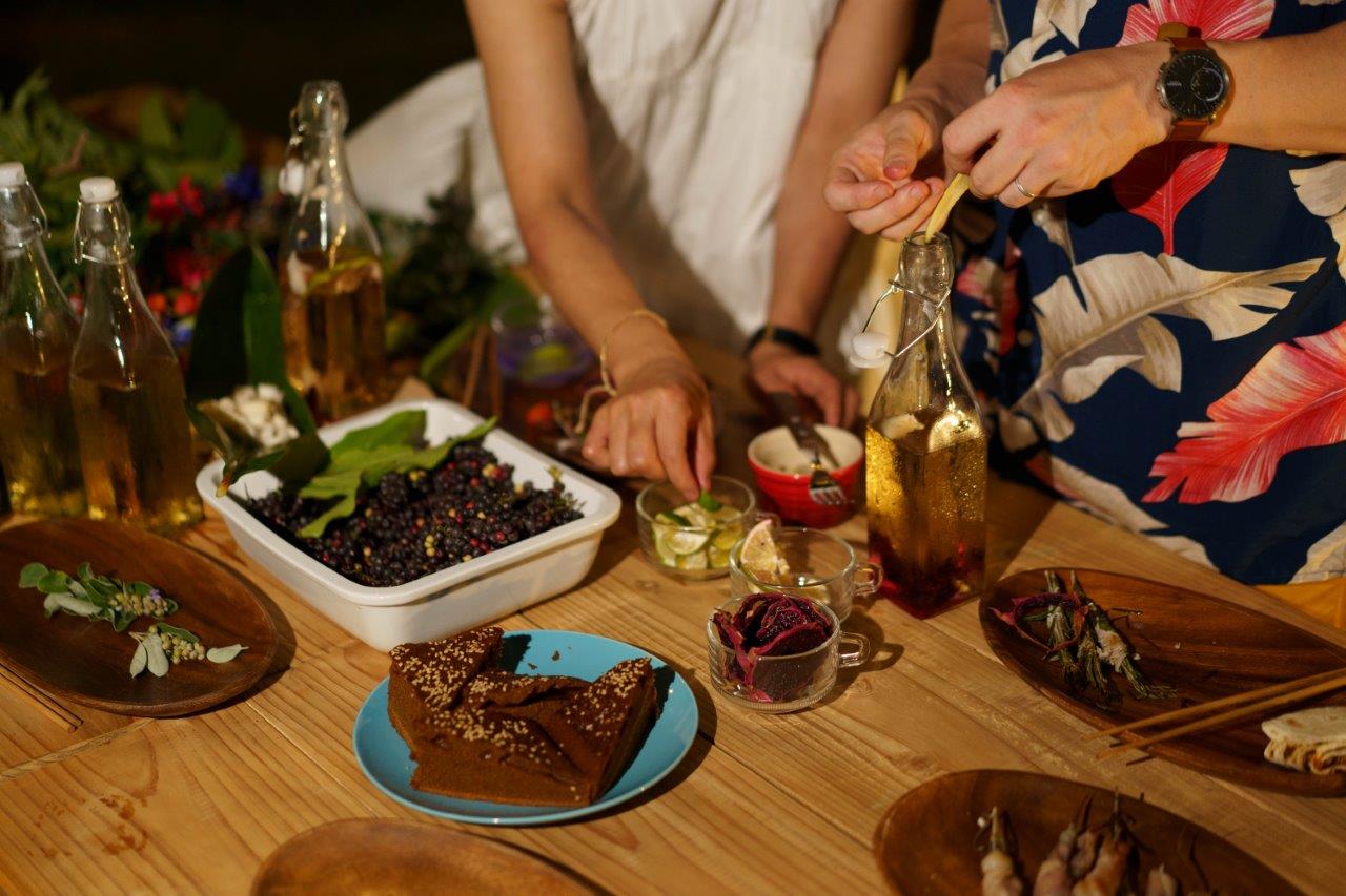 サングリア作りを行っている様子